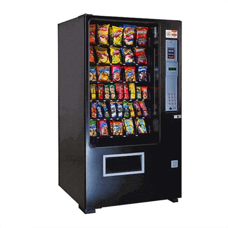 Grande distributore automatico di succo con selezione del prodotto sullo schermo tattile e adesivo a colori personalizzato